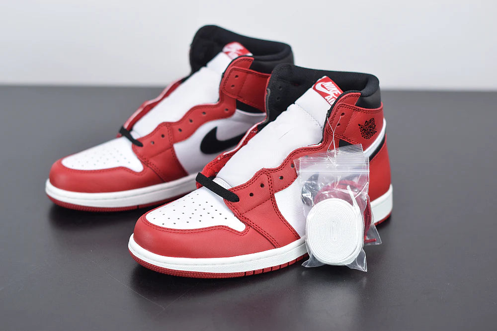 Nike Air Jordan 1 Retro High “Chicago”