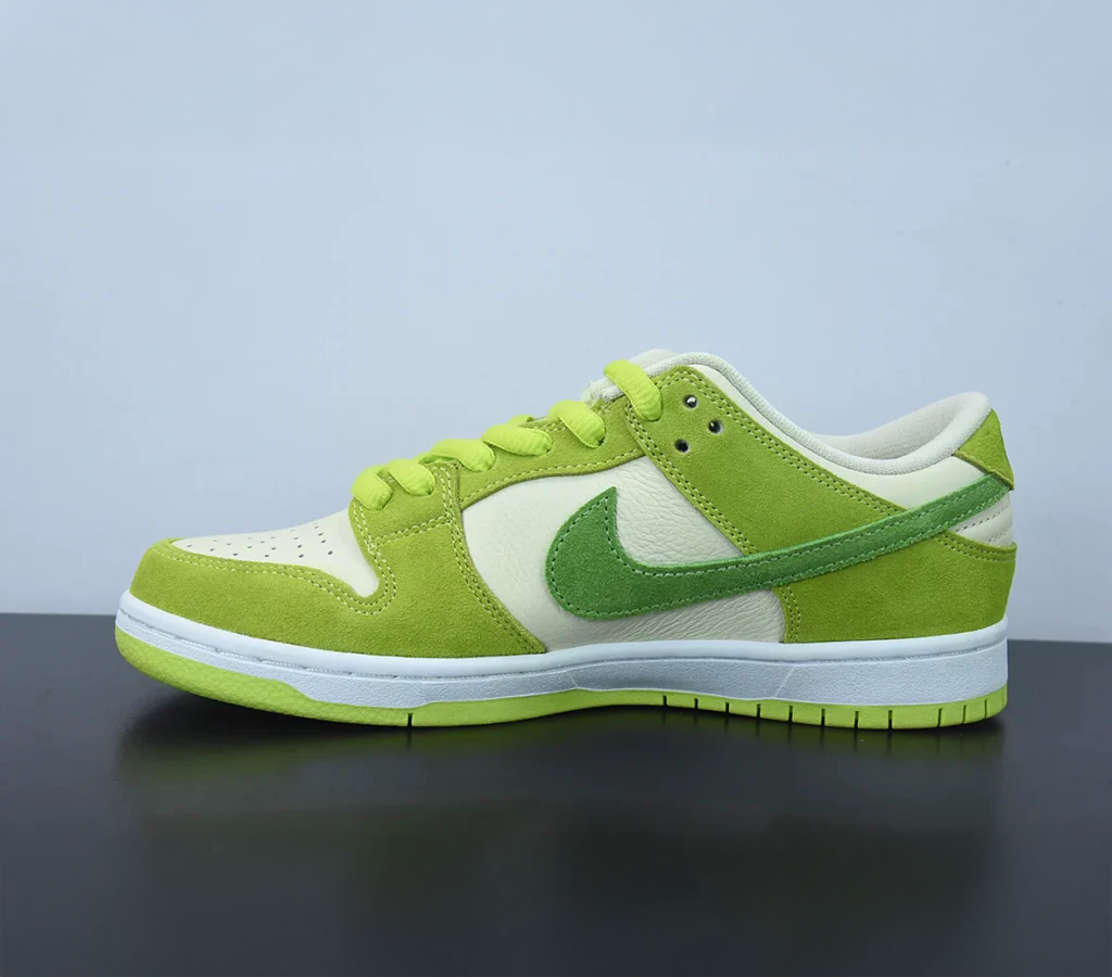 Nike Dunk Low “Green Apple”