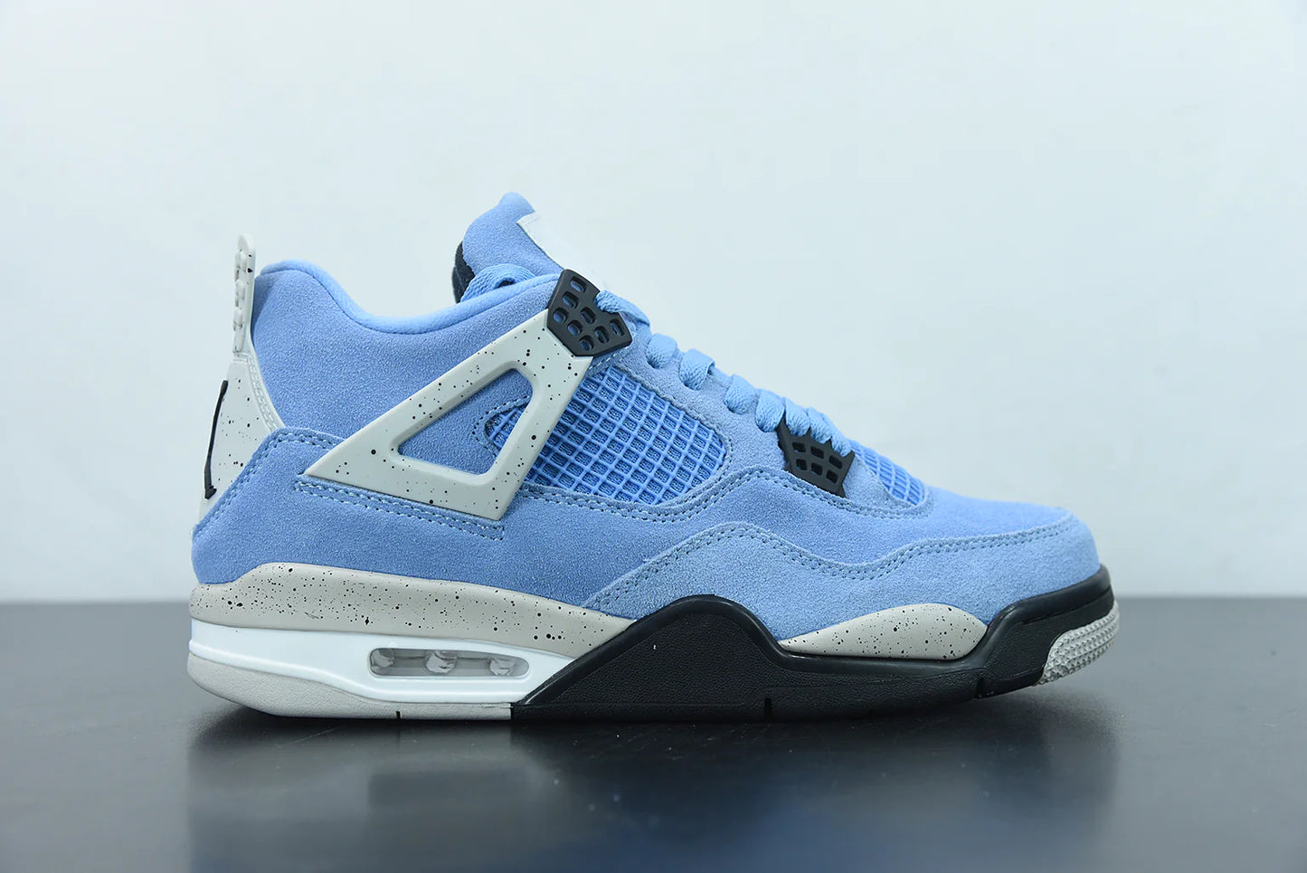 Nike Air Jordan 4 University “Blue”
