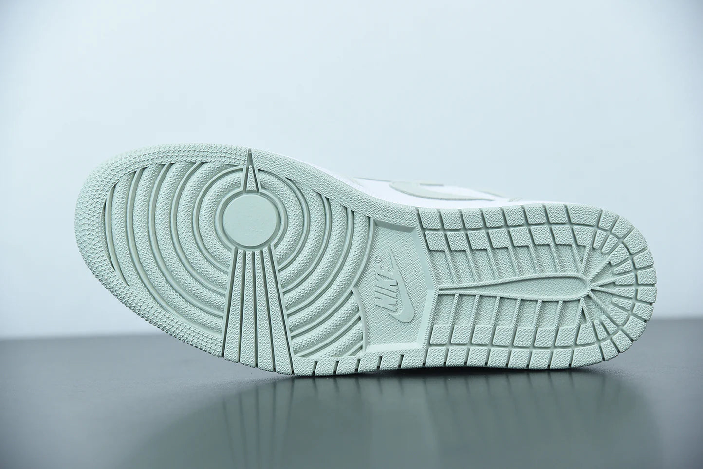 Nike Air Jordan 1 Retro High “Seafoam”