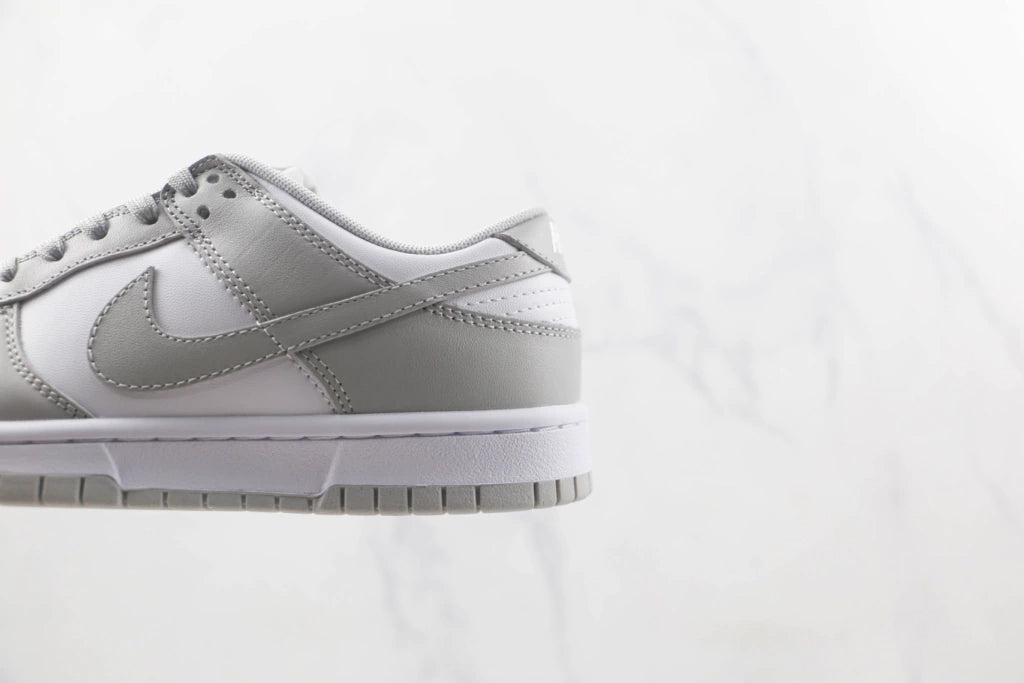 Nike SB Dunk Low “Grey Fog”
