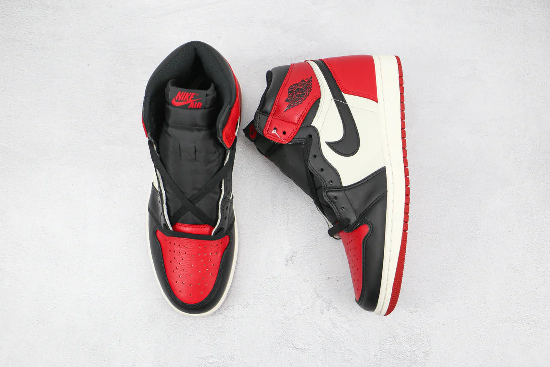 Nike Air Jordan 1 Retro High Bred Toe