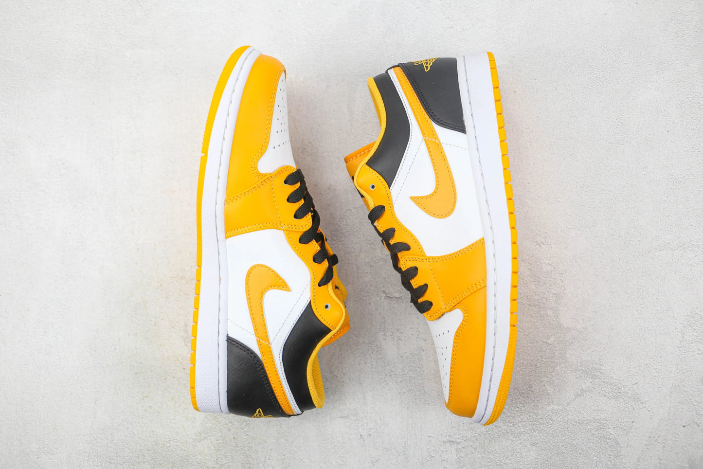Nike Air Jordan 1 Low “Taxi White”
