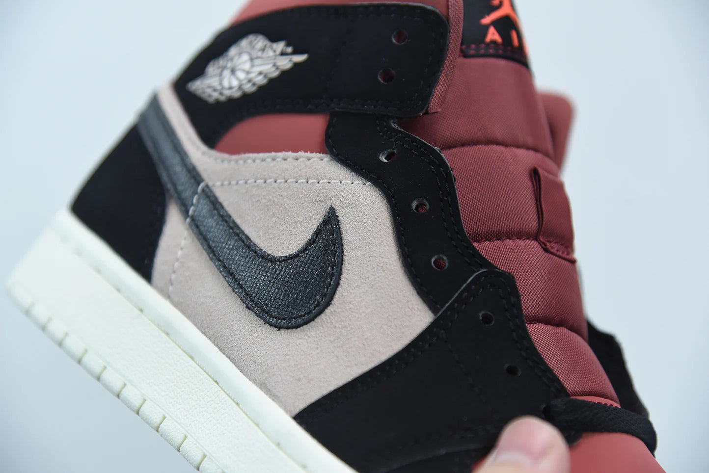 Nike Air Jordan 1 Mid “Particle Beige”