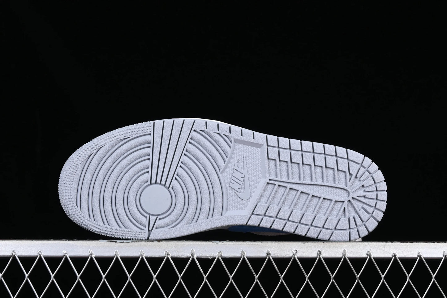 Nike Air Jordan 1 Low “Born To Fly”