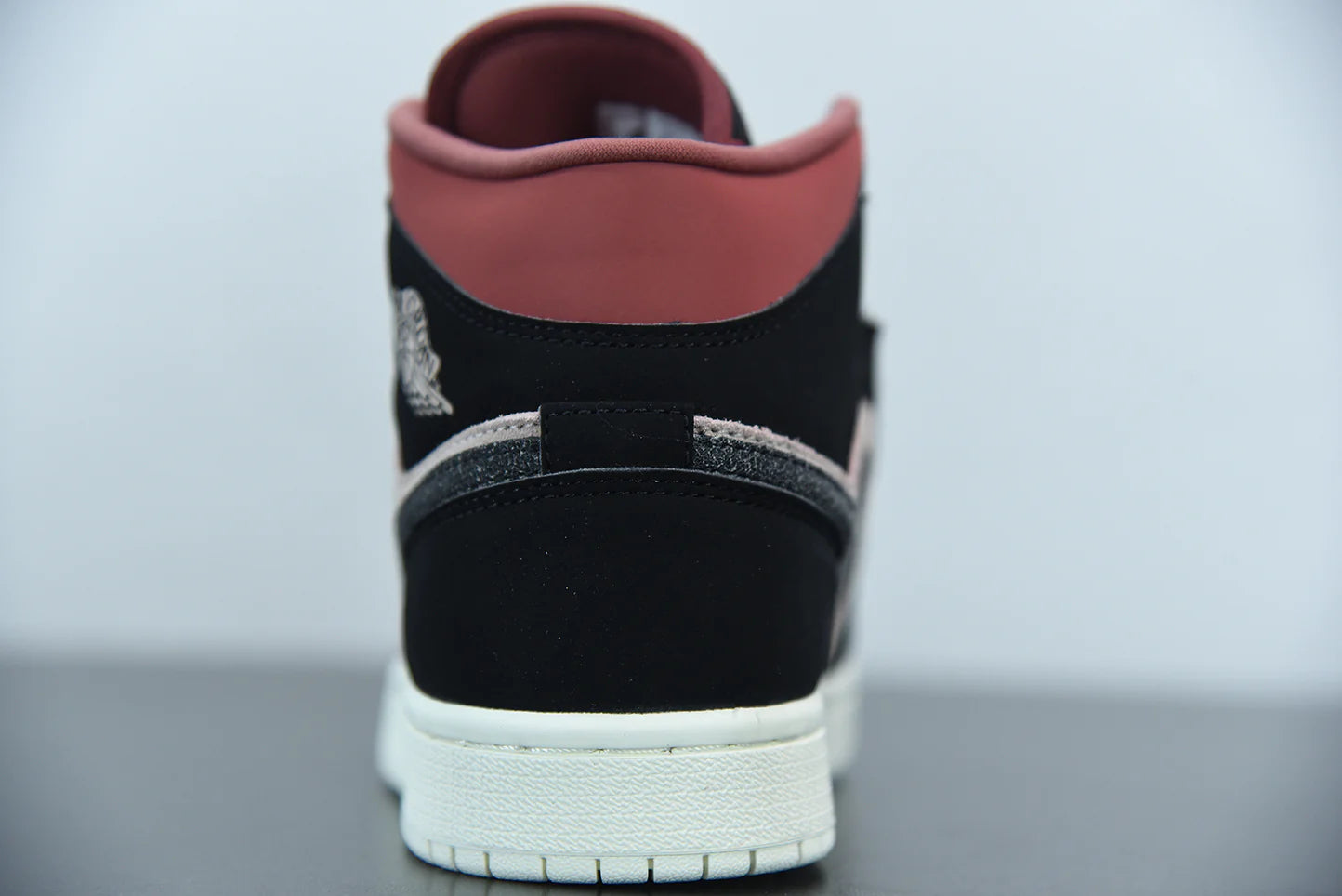 Nike Air Jordan 1 Mid “Particle Beige”