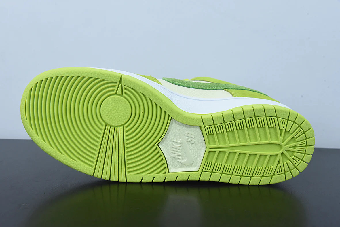 Nike Dunk Low “Green Apple”