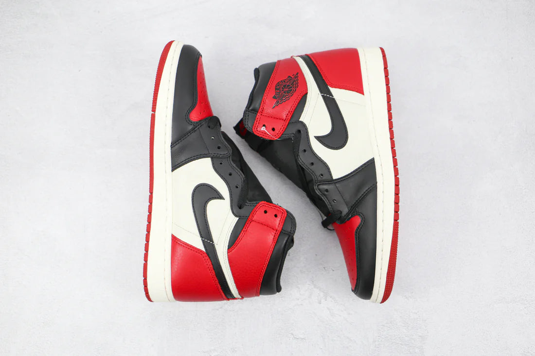 Nike Air Jordan 1 Retro High Bred Toe