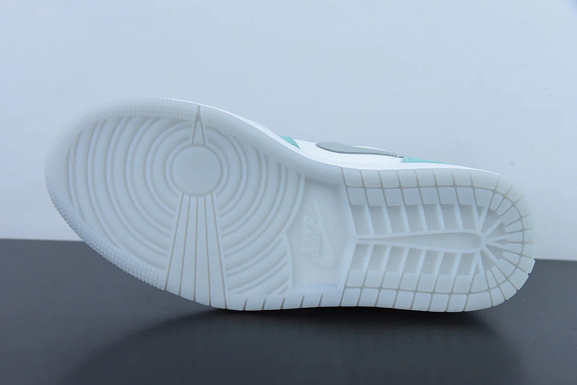 Nike Air Jordan 1 Low “New Esmerald”