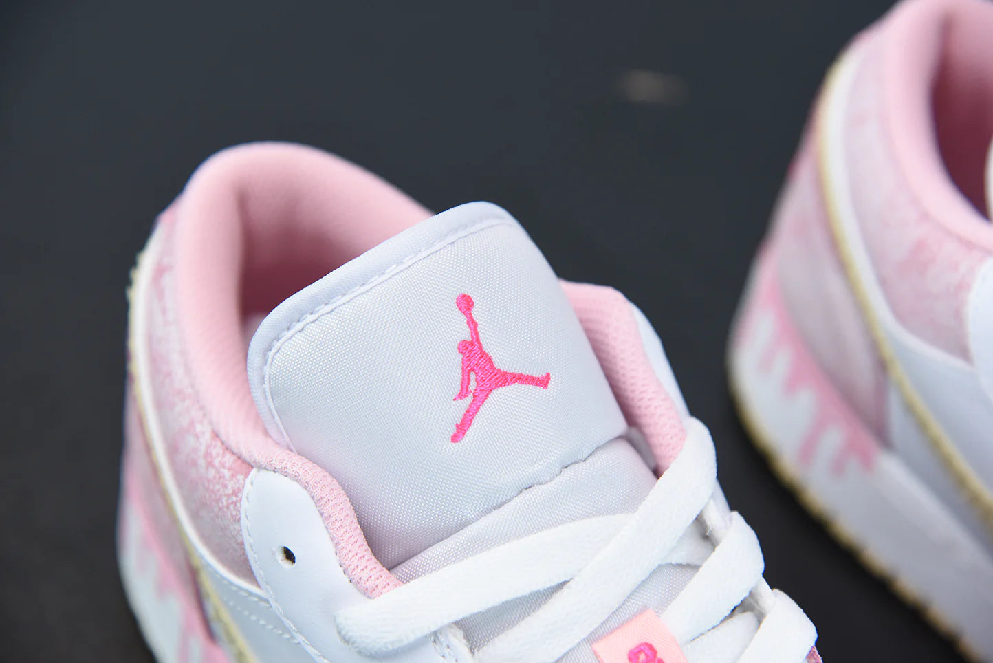 Nike Air Jordan 1 Low GS “Strawberry Ice Cream”