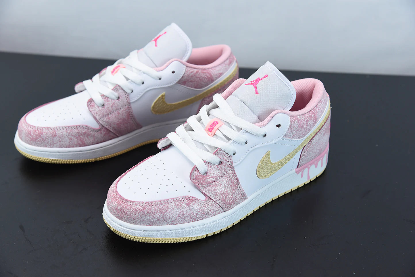 Nike Air Jordan 1 Low GS “Strawberry Ice Cream”