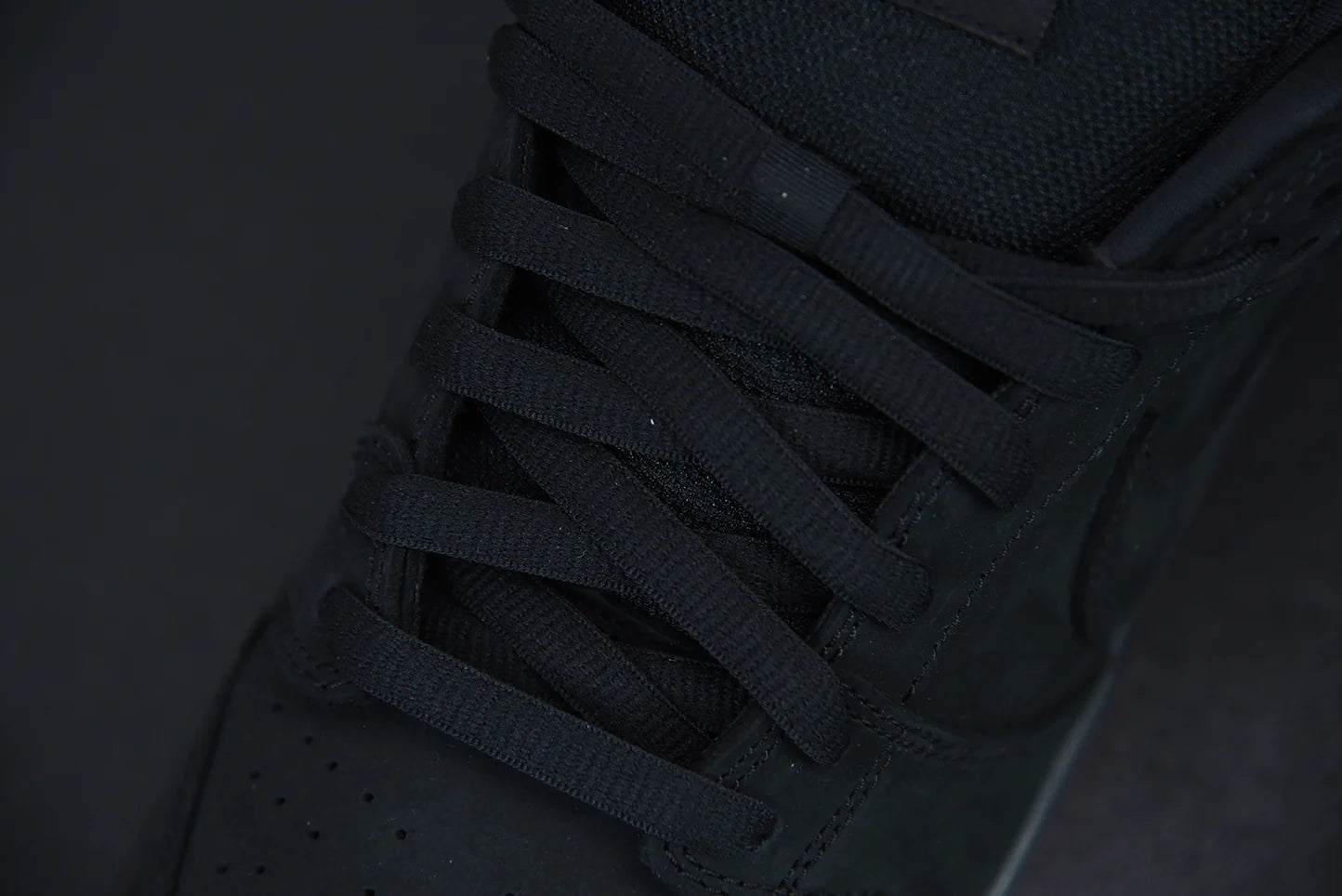 Nike Dunk Low PRO SB x Jeff Staple “Black Pingeon”