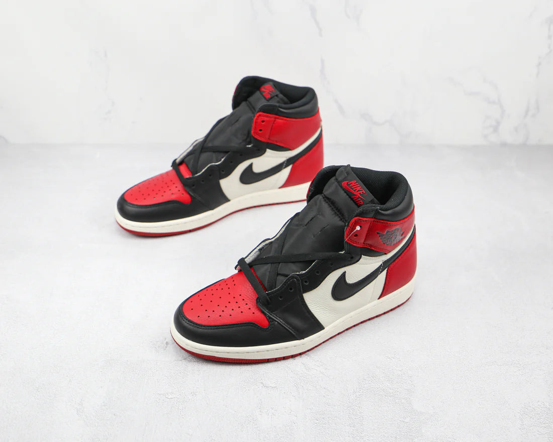 Nike Air Jordan 1 Retro High Bred Toe