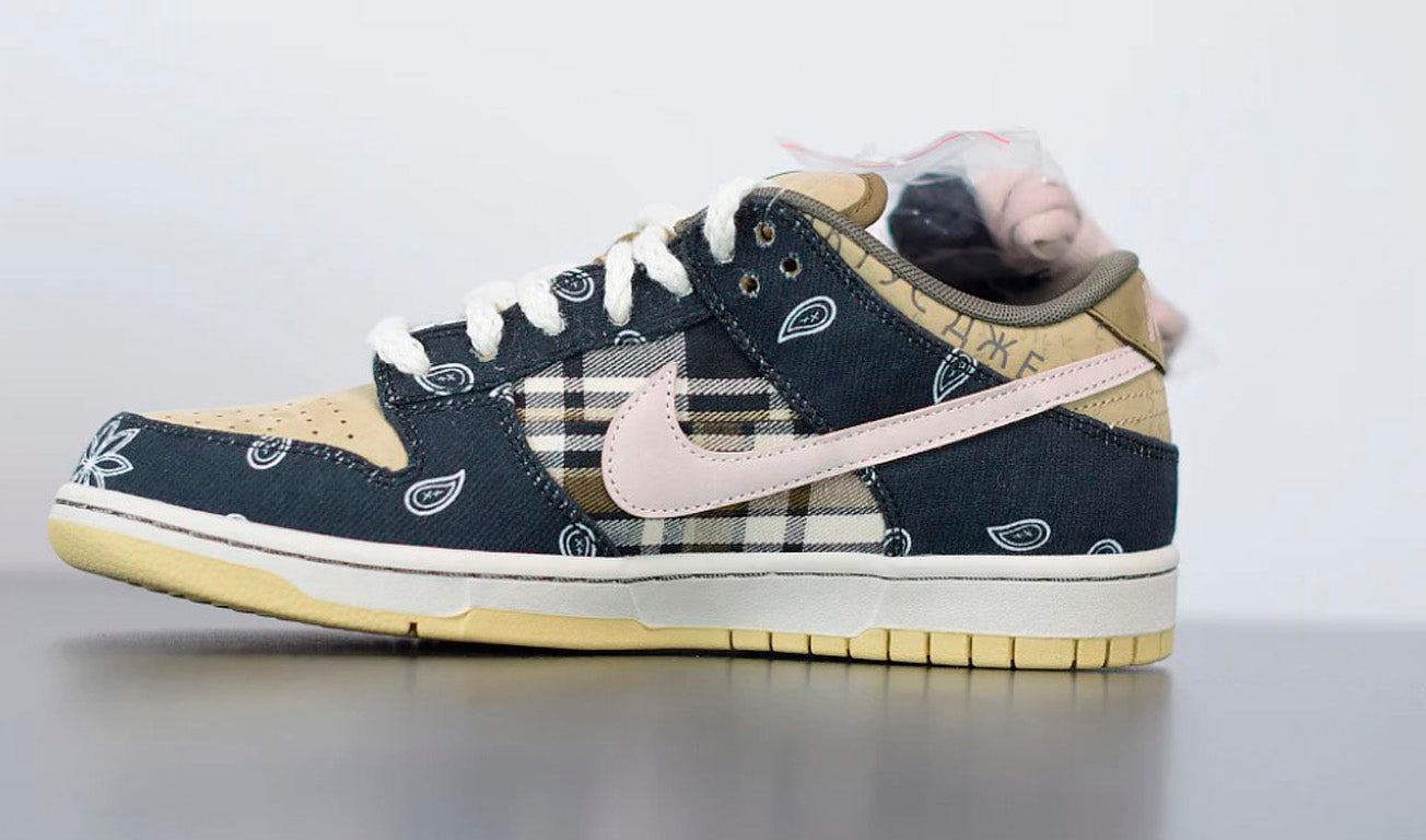 Nike SB Dunk Low X Travis Scott