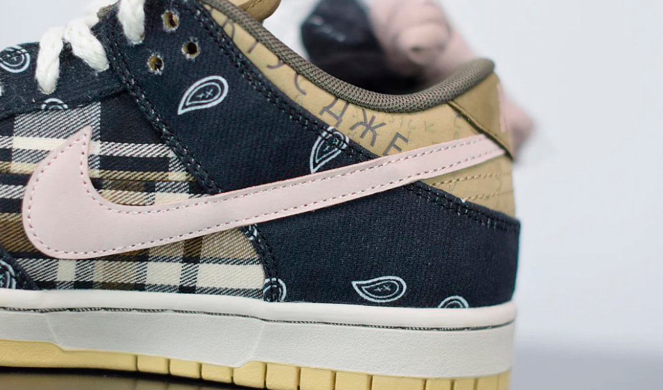 Nike SB Dunk Low X Travis Scott