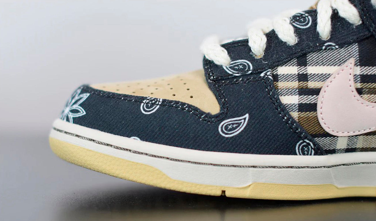 Nike SB Dunk Low X Travis Scott