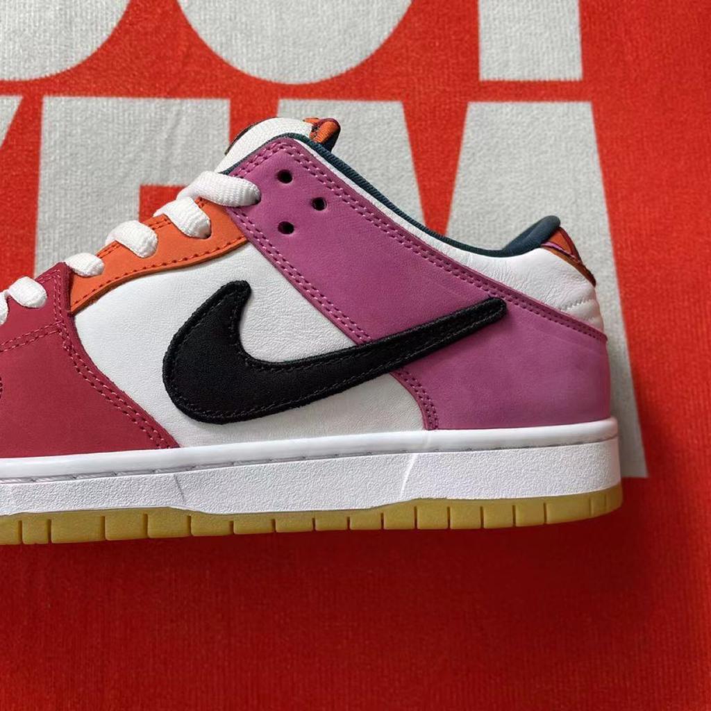 Nike SB Dunk Low Pro QS “Parra (Friends & Family) (2021)”