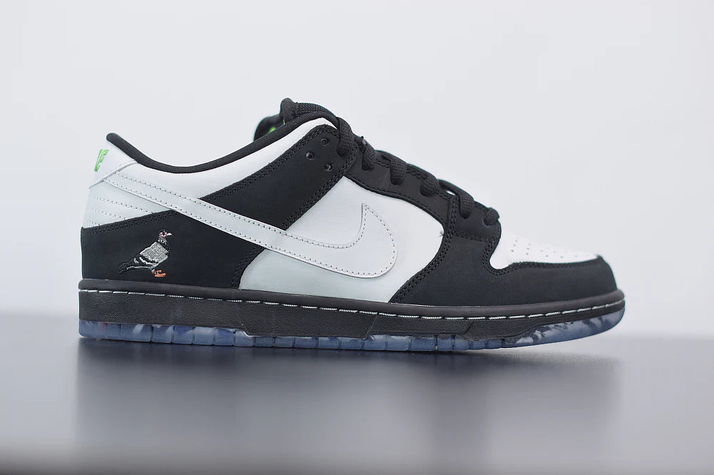 Nike SB Dunk Low x Staple ”Panda Pigeon”