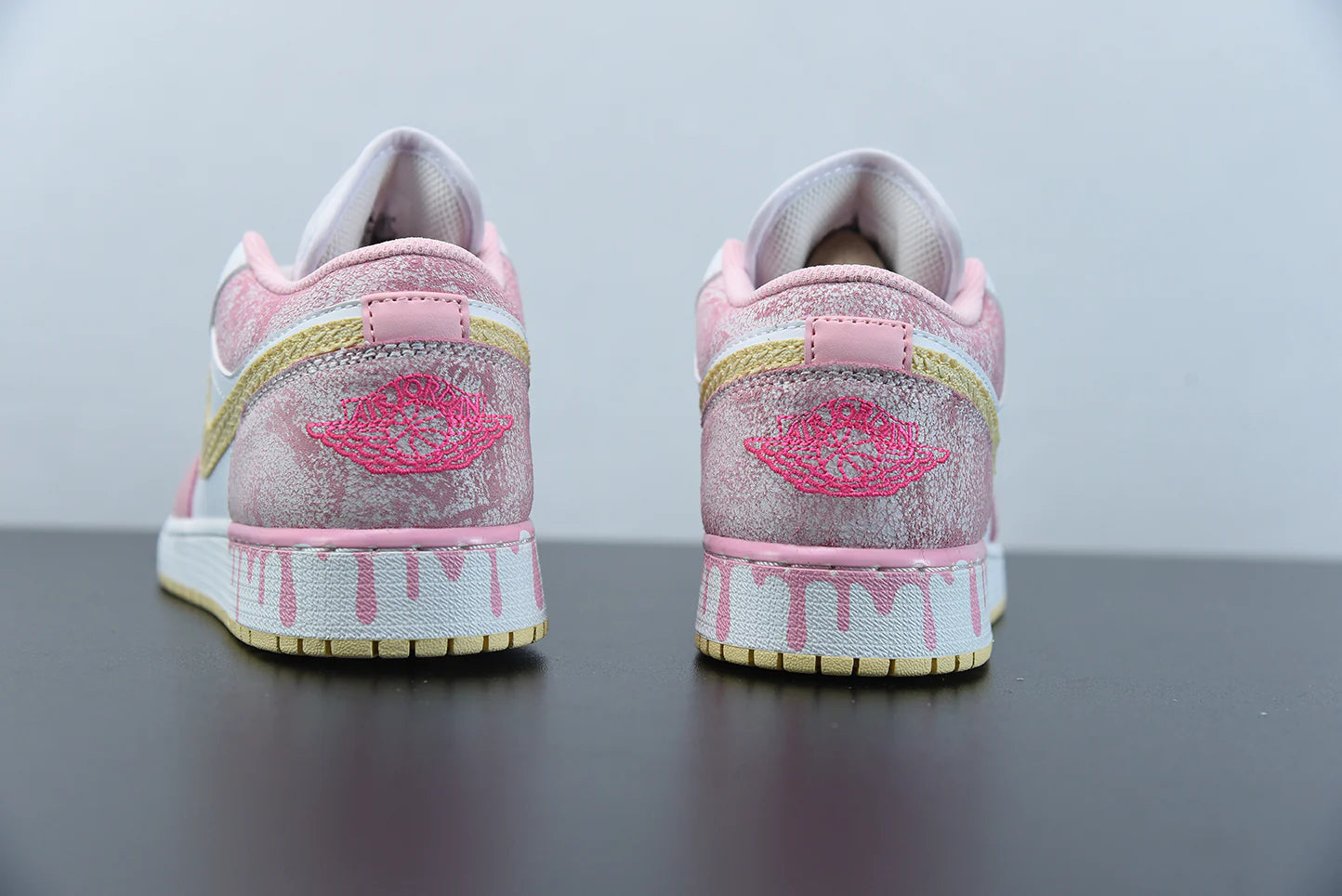Nike Air Jordan 1 Low GS “Strawberry Ice Cream”
