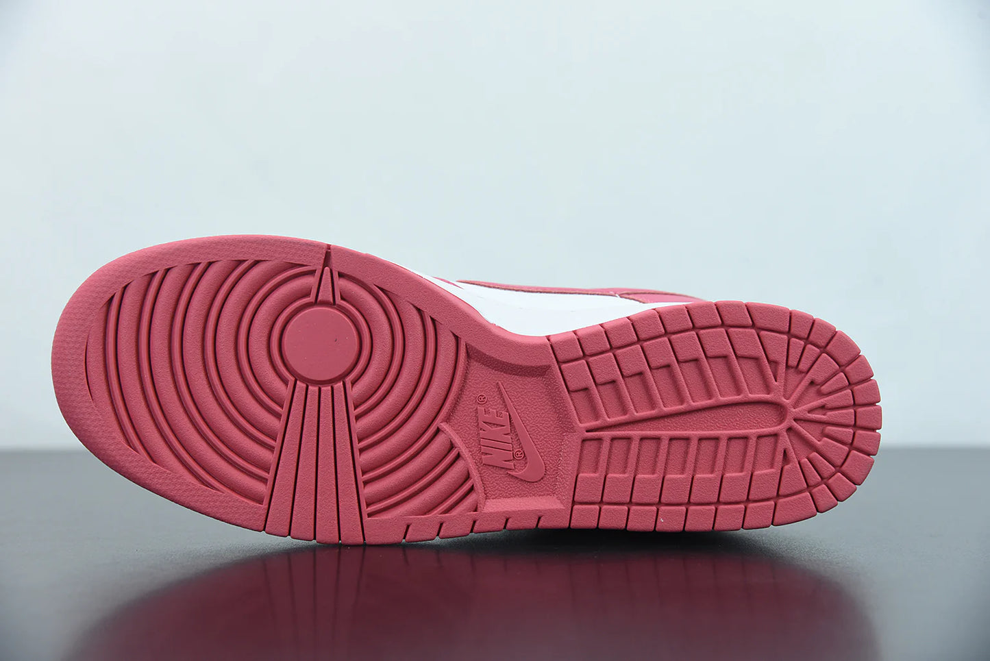 Nike SB Dunk Low “Archeo Pink”