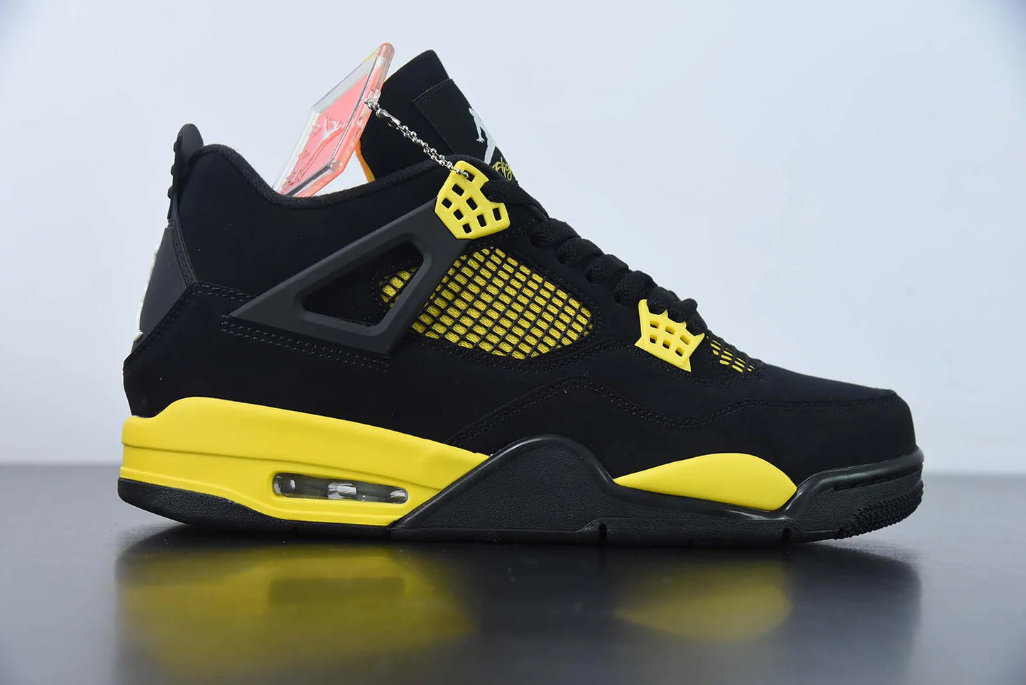 Nike Air Jordan 4 Retro “Thunder”