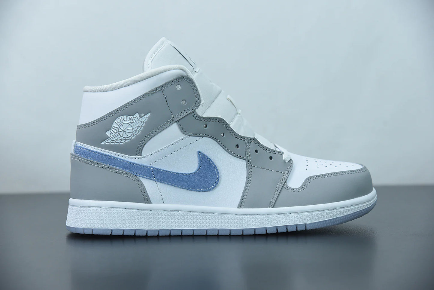 Nike Air Jordan 1 Mid “White Wolf Grey”