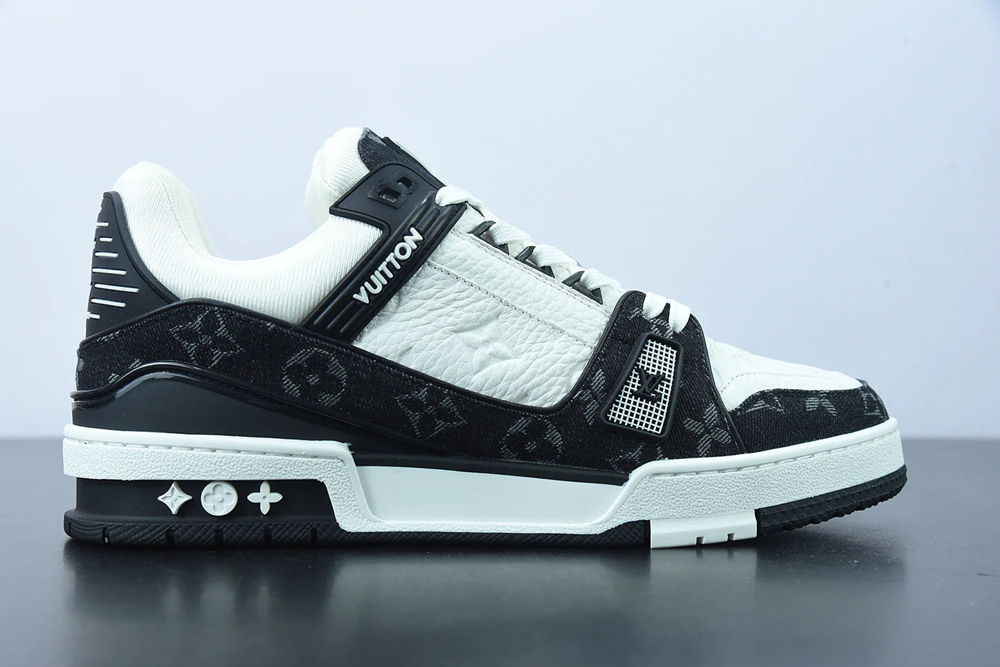 Louis Vuitton Trainer Black