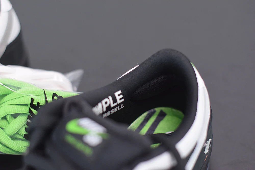 Nike SB Dunk Low x Staple ”Panda Pigeon”