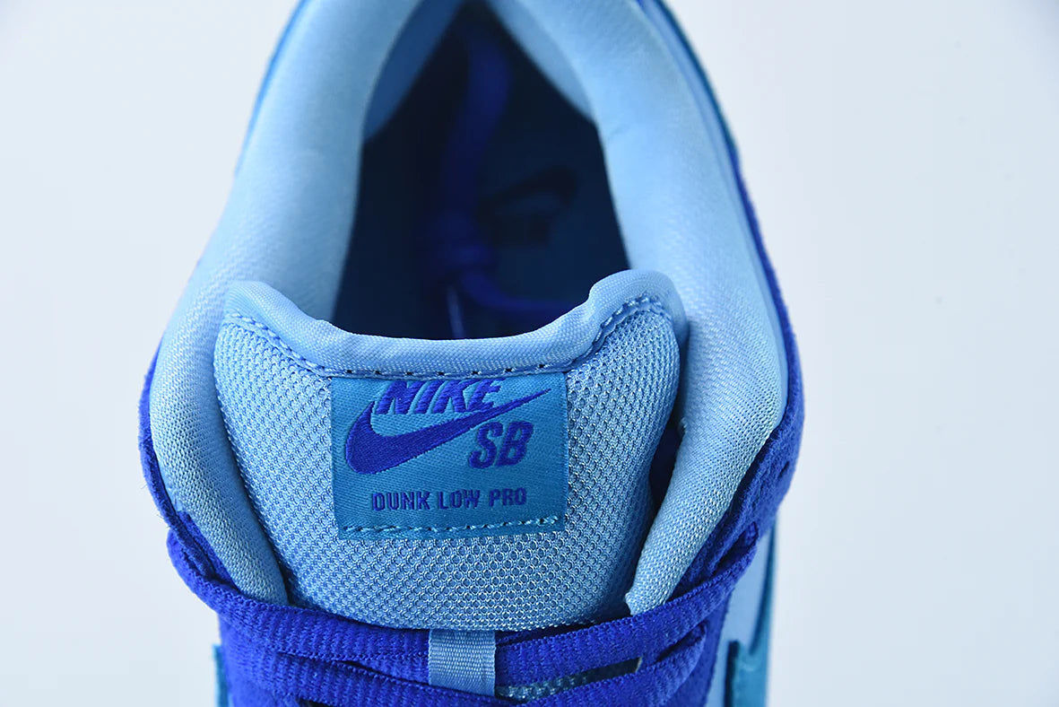 Nike Dunk SB Low Pro ”Blue Raspberry”