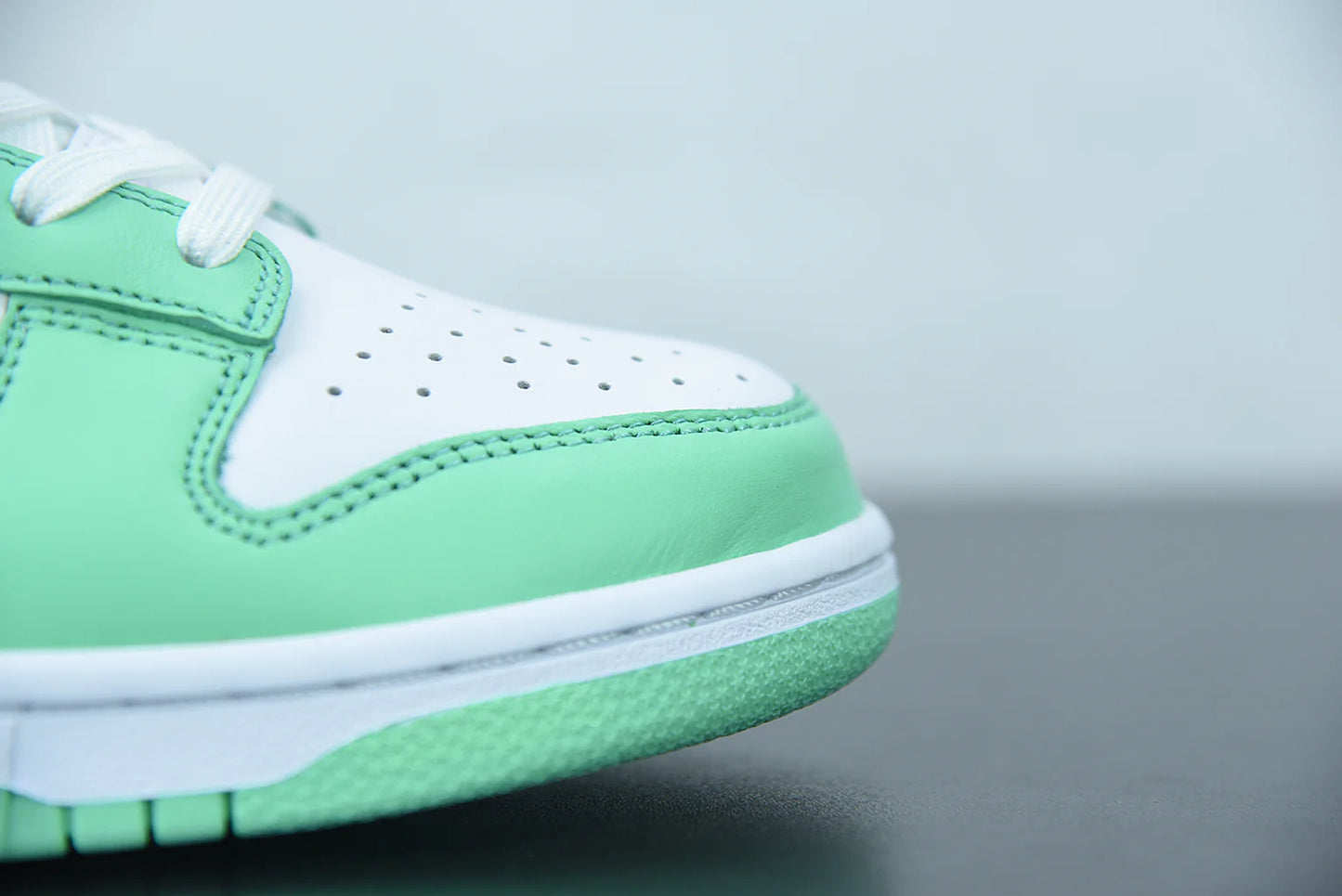 Nike Dunk Low “Green Glow”