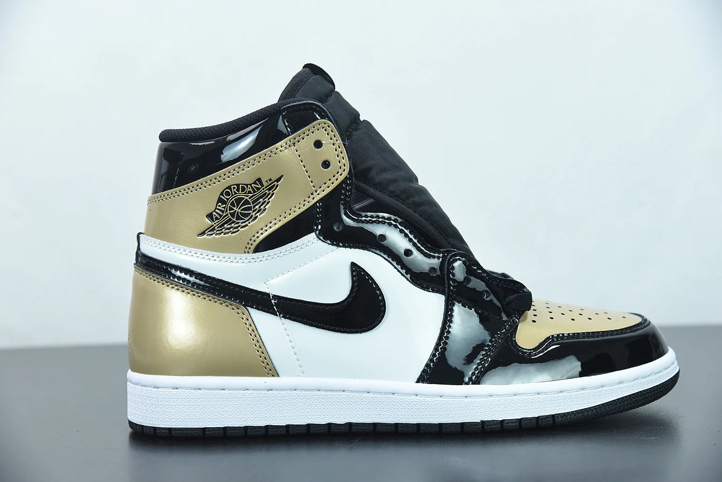 Nike Air Jordan 1 Retro High NRG Patent Gold Toe