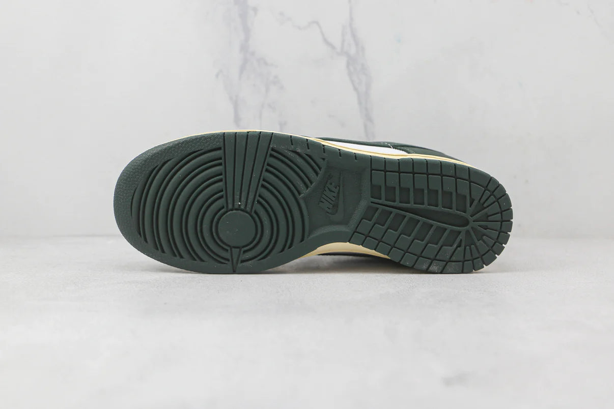 Nike Dunk Low Vintage Green