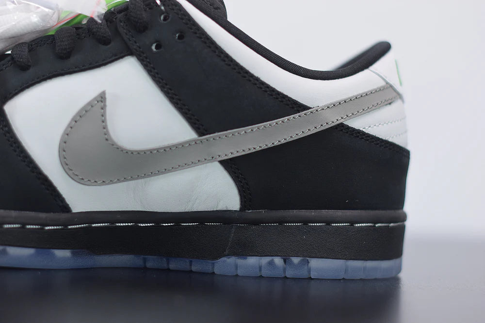 Nike SB Dunk Low x Staple ”Panda Pigeon”