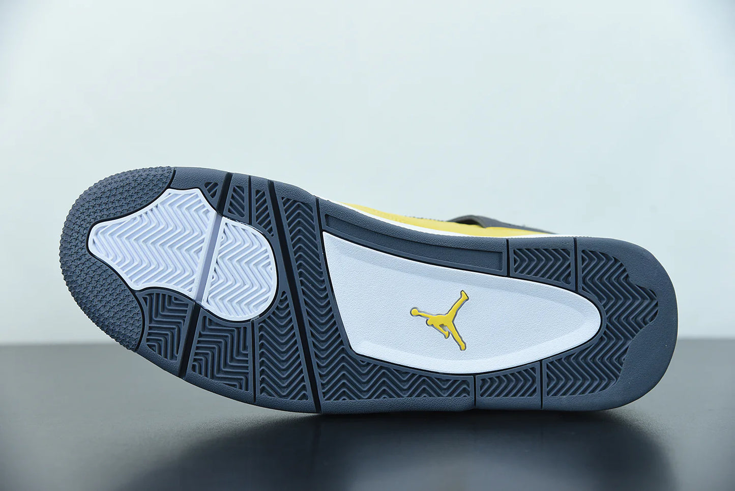 Nike Air Jordan 4 Retro Lightning