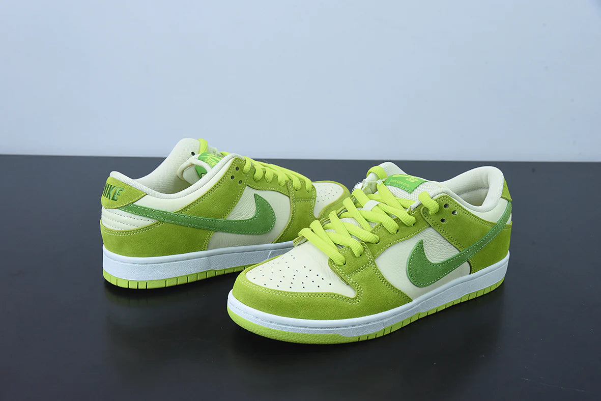 Nike Dunk Low “Green Apple”