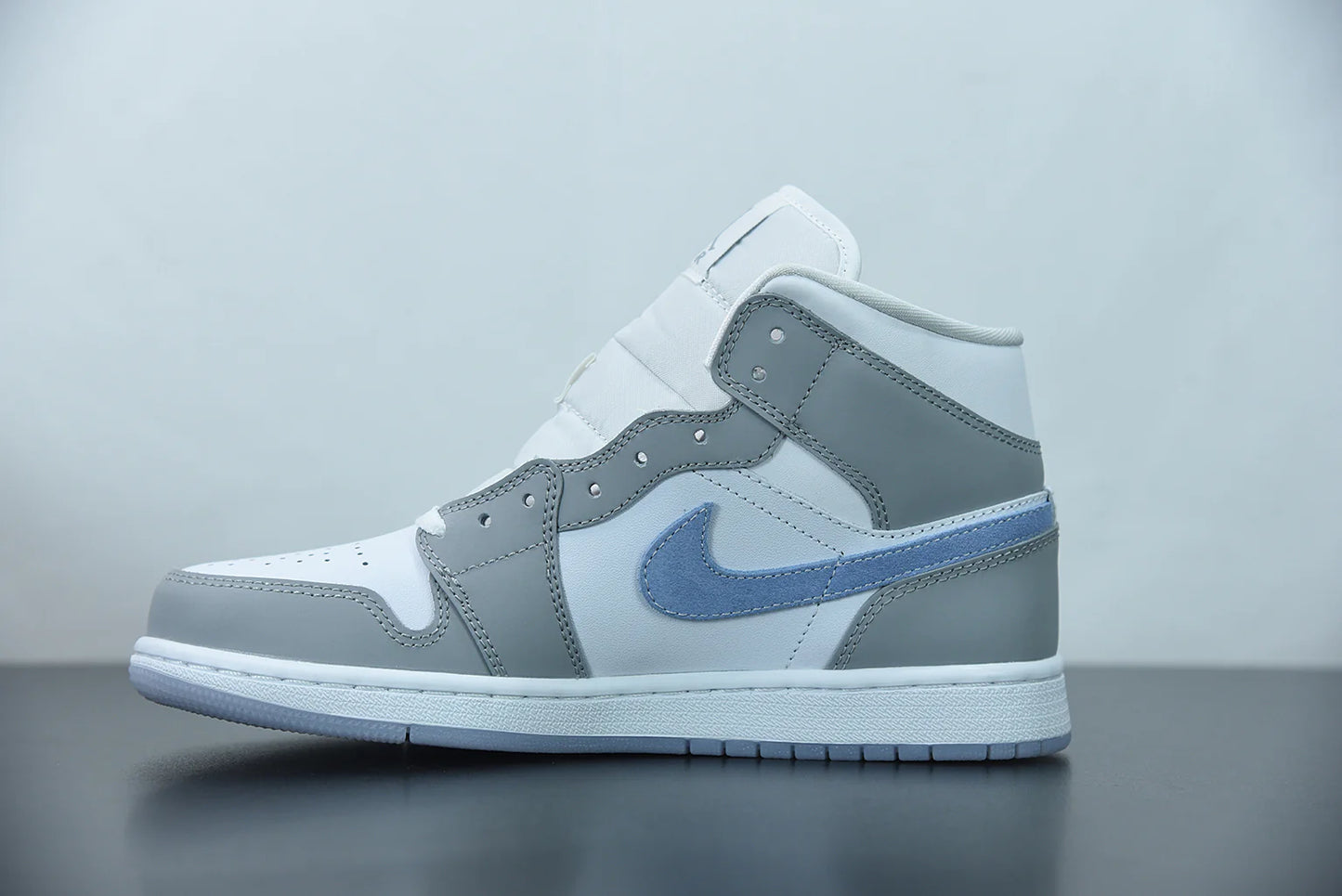 Nike Air Jordan 1 Mid “White Wolf Grey”