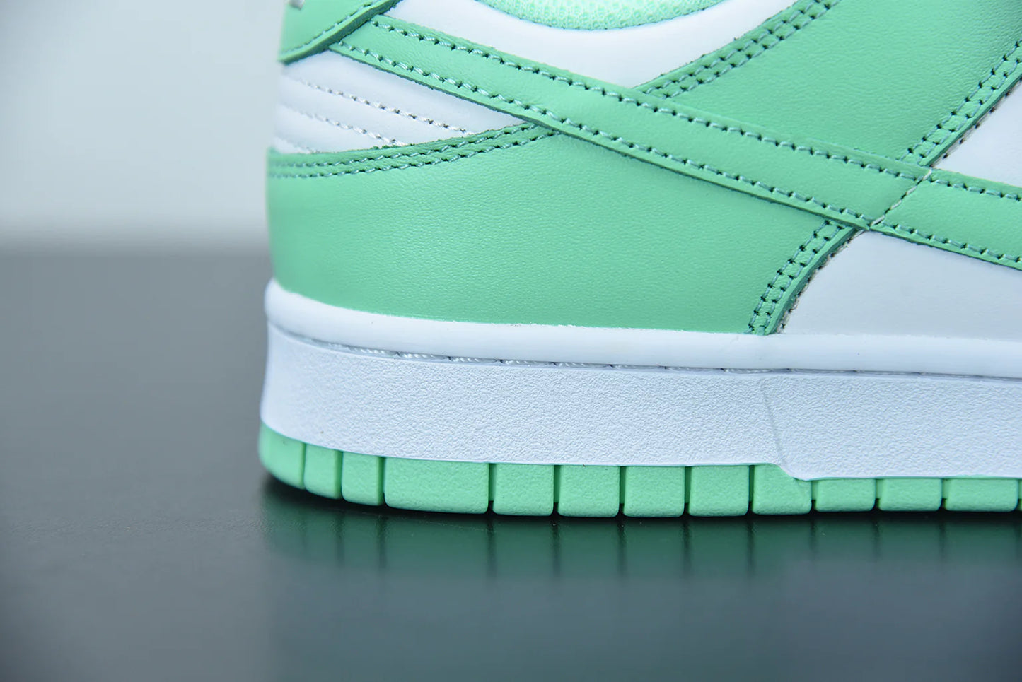 Nike Dunk Low “Green Glow”