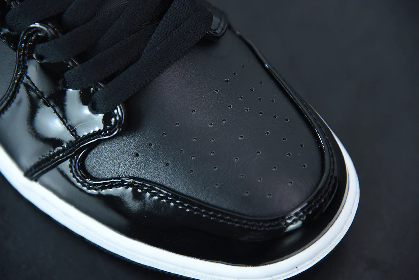 Nike Air Jordan 1 Low “Carbon Fiber”