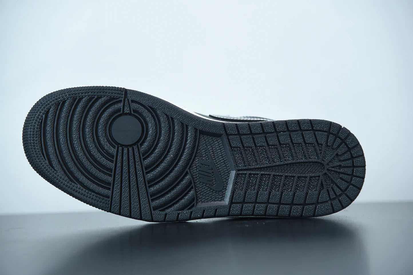 Nike Air Jordan 1 Low “Carbon Fiber”