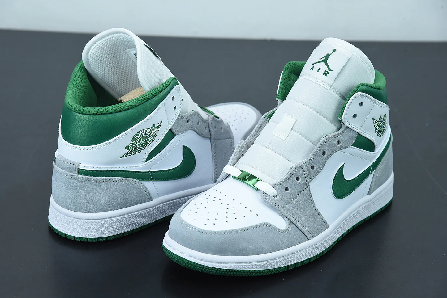 Nike Air Jordan 1 Mid SE “Grey Pine Green”