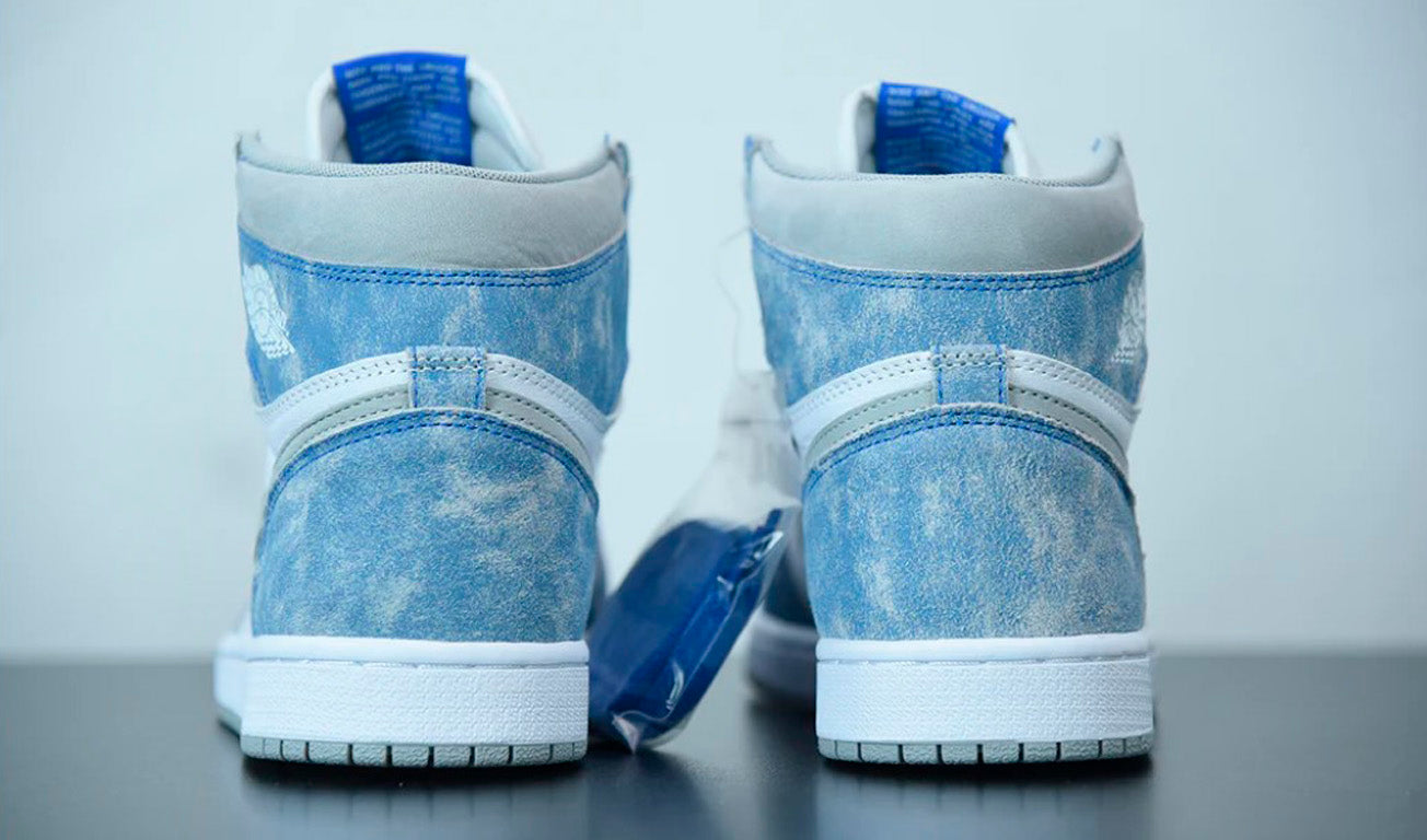 Nike Air Jordan 1 Retro High “Hyper Royal”