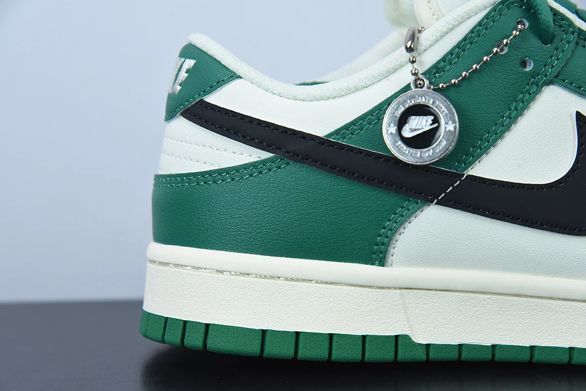 Nike SB Dunk Low”Lottery”