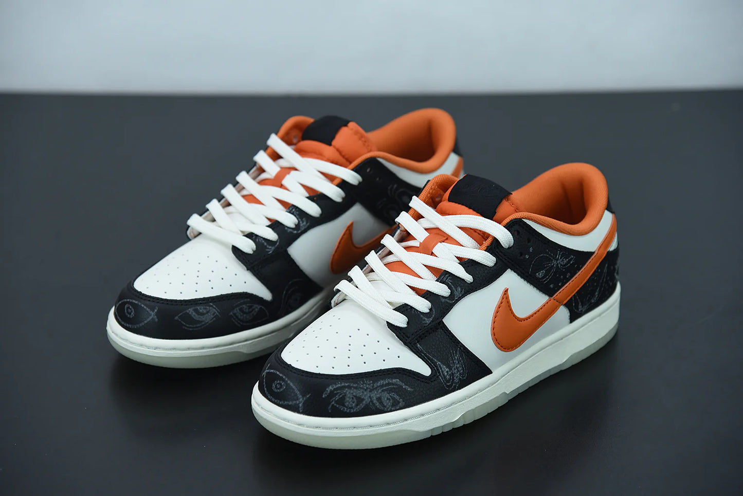 Nike Dunk Low “Halloween”
