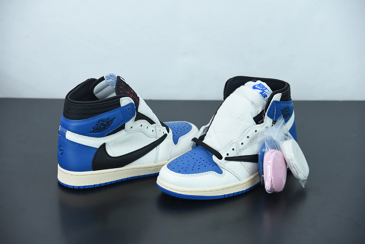 Nike Air Jordan 1 High Travis Scott X Fragment