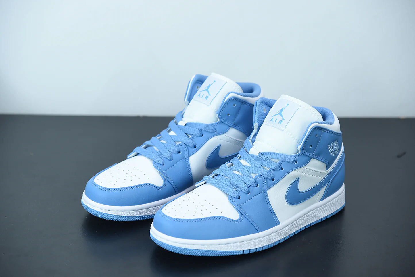 Nike Air Jordan 1 Mid “UNC”