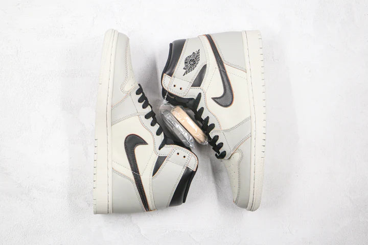 Nike SB x Air Jordan 1 High Light Bone