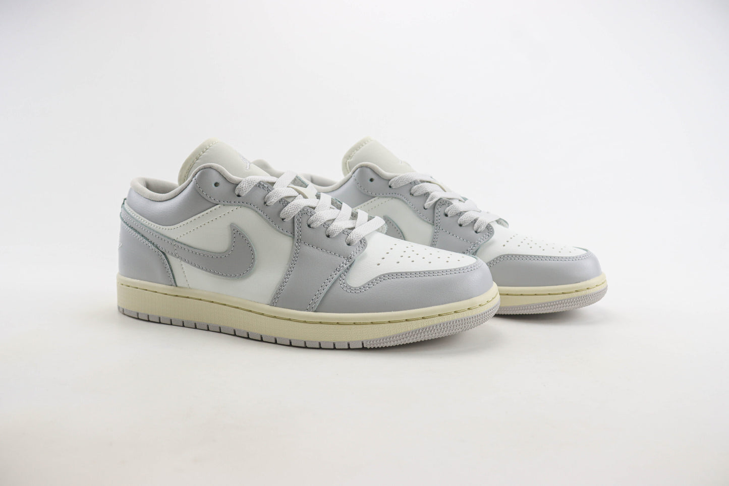 Nike Air Jordan 1 Low Neutral Grey