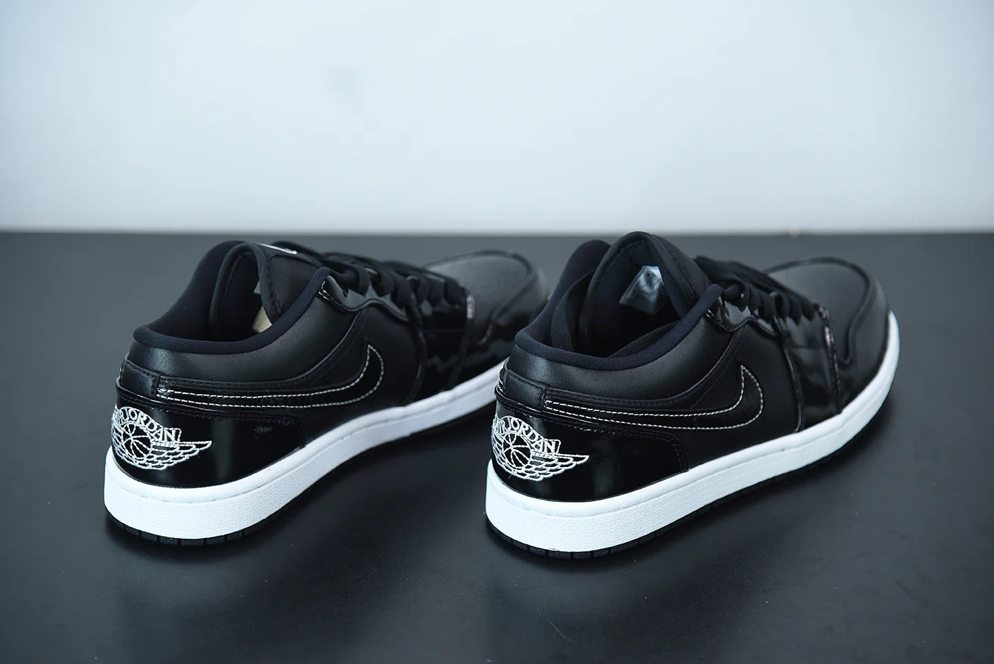 Nike Air Jordan 1 Low “Carbon Fiber”