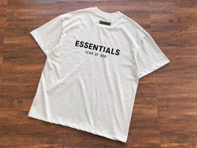 Camiseta Fear Of God Essentials Light Oatmeal