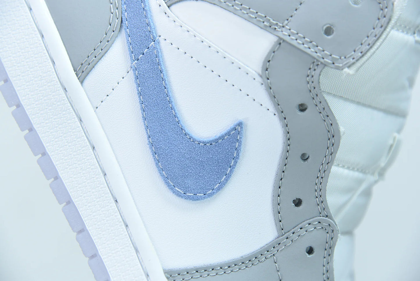 Nike Air Jordan 1 Mid “White Wolf Grey”